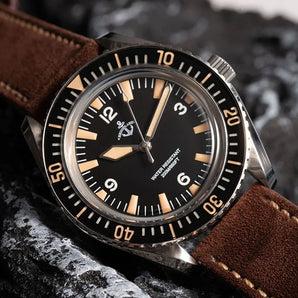 ★US Pre-Owned★Hruodland Retro Sharkmaster 300 Automatic Watch
